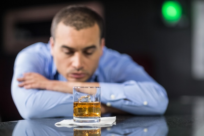 cuando bebes en soledad o para evadirte cómo afecta el alcohol