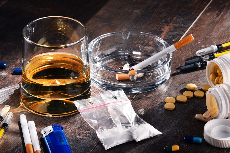 Tabaco, alcohol, cocaína y benzodiacepinas son drogas muy adictivas