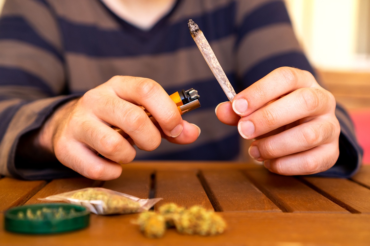 Los porros de cannabis o marihuana causan adicción