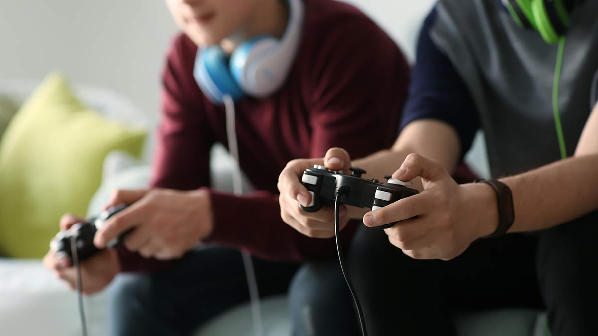 adolescentes jugando en exceso pueden necesitar tratamiento de la adicción a los videojuegos